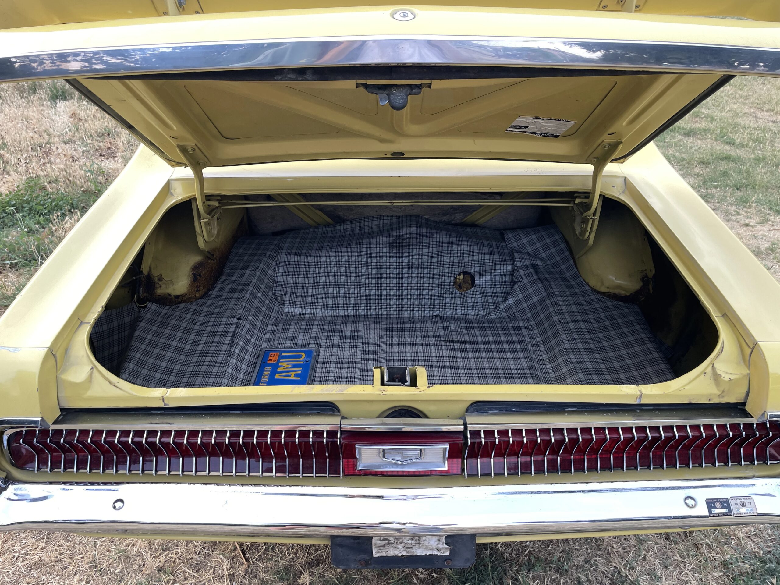 Mercury-Cougar-1969-Yellow-White-30