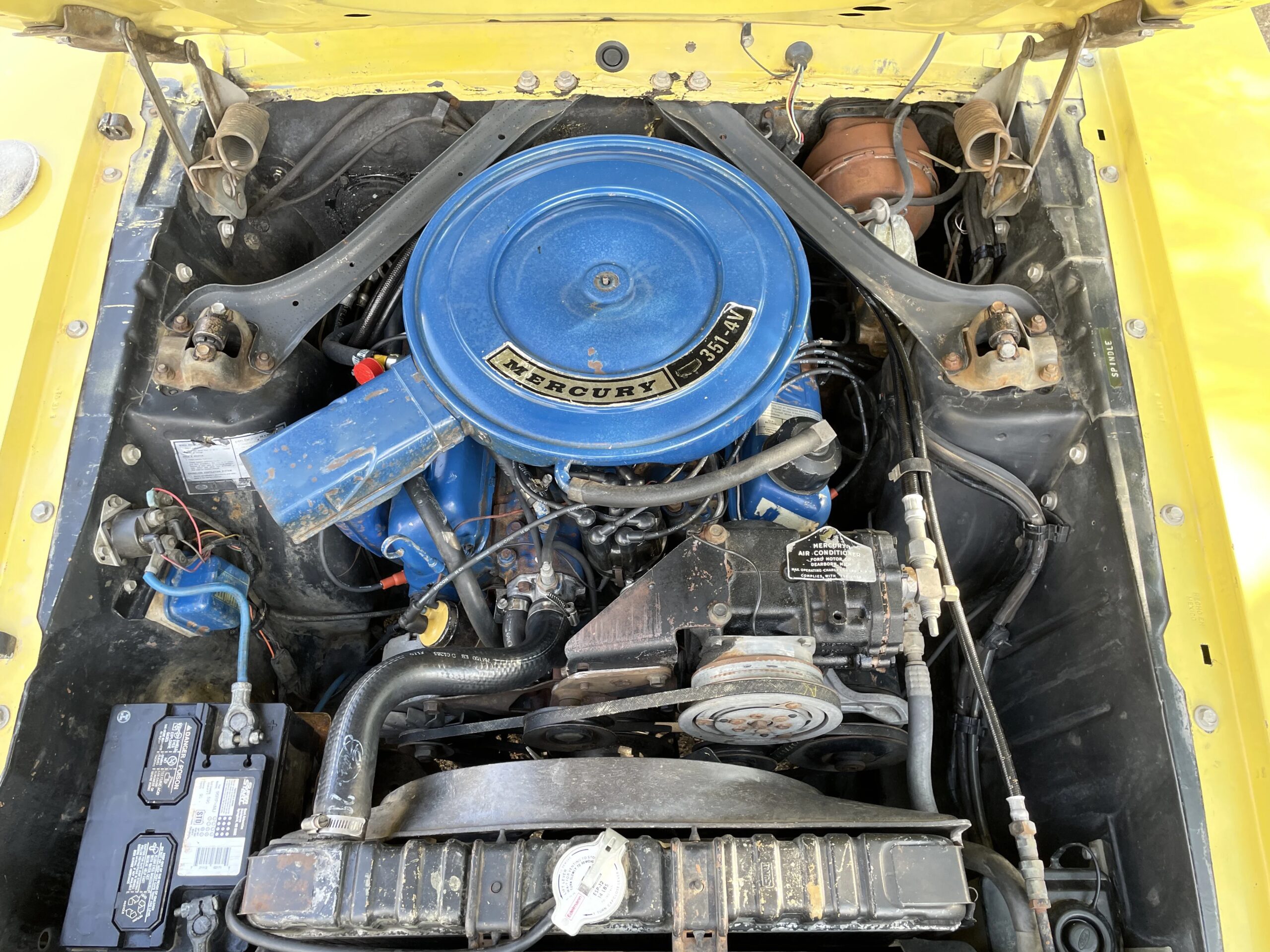 Mercury-Cougar-1969-Yellow-White-7