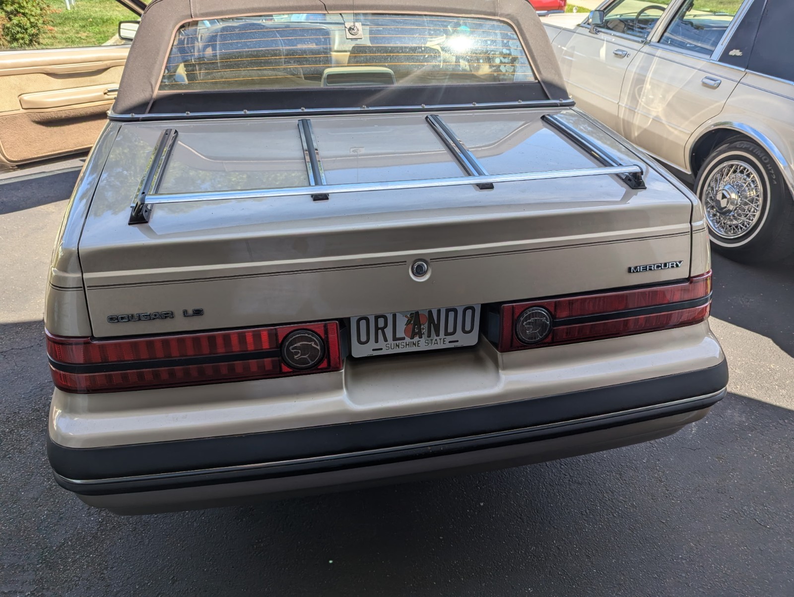 Mercury-Cougar-1988-Sedan-1