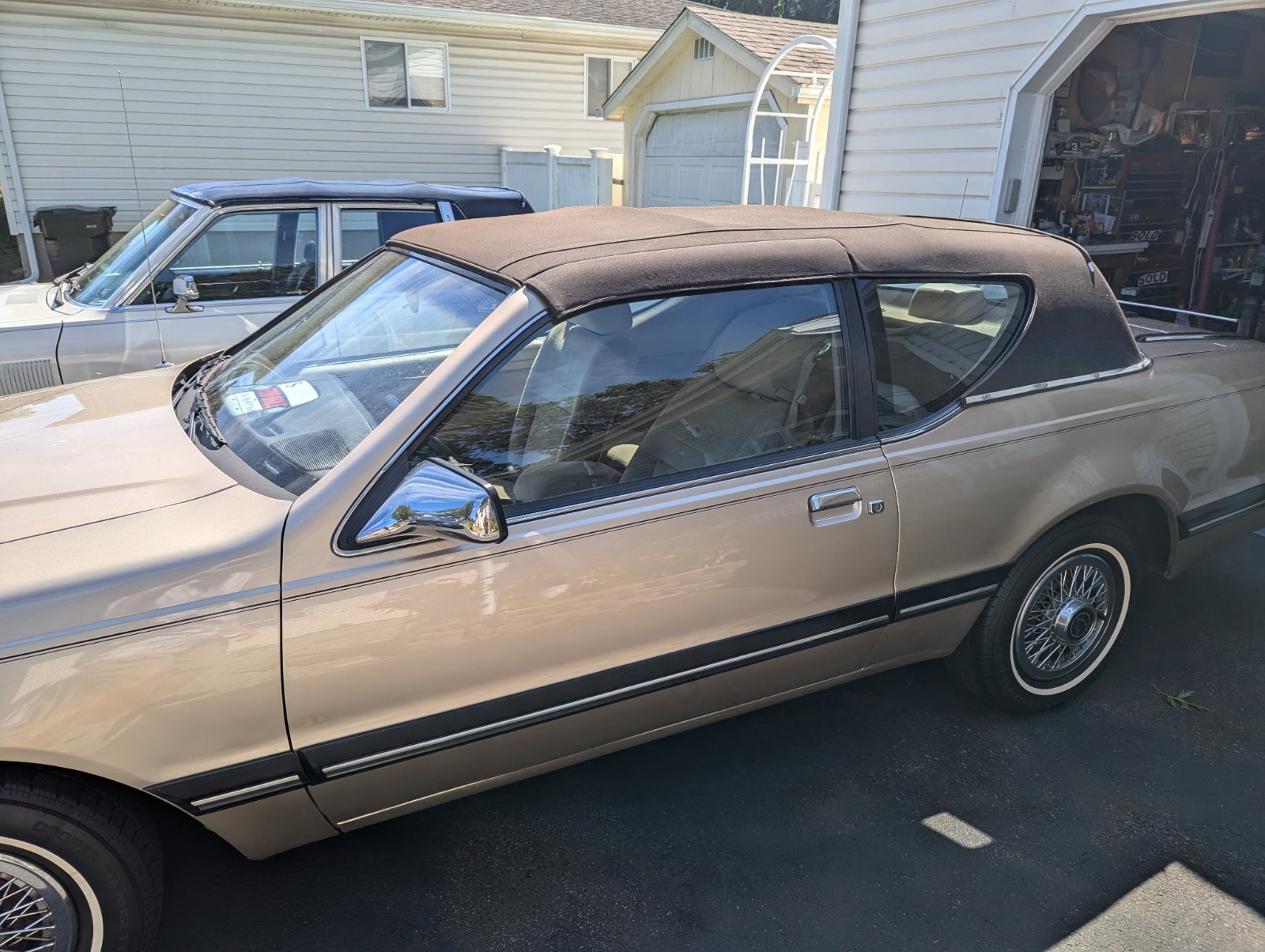 Mercury-Cougar-1988-Sedan-5