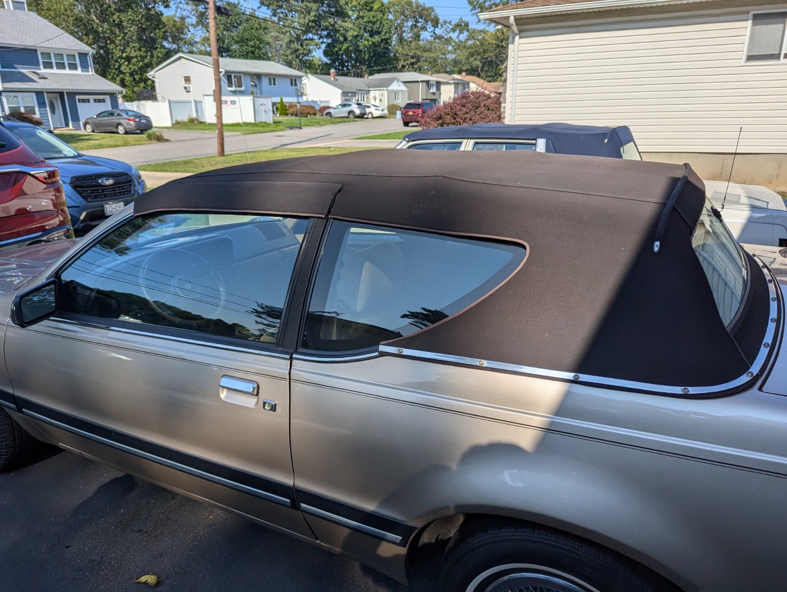 Mercury-Cougar-1988-Sedan-6