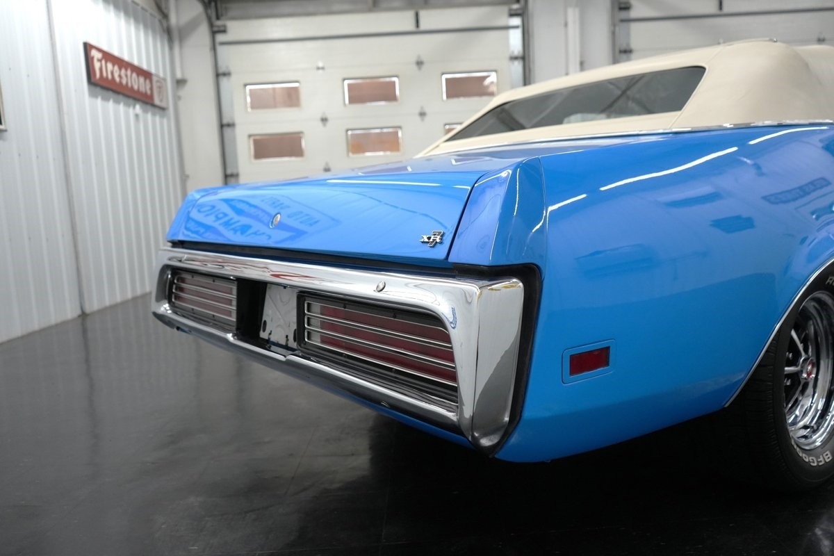 Mercury-Cougar-XR7-Convertible-1972-Convertible-13