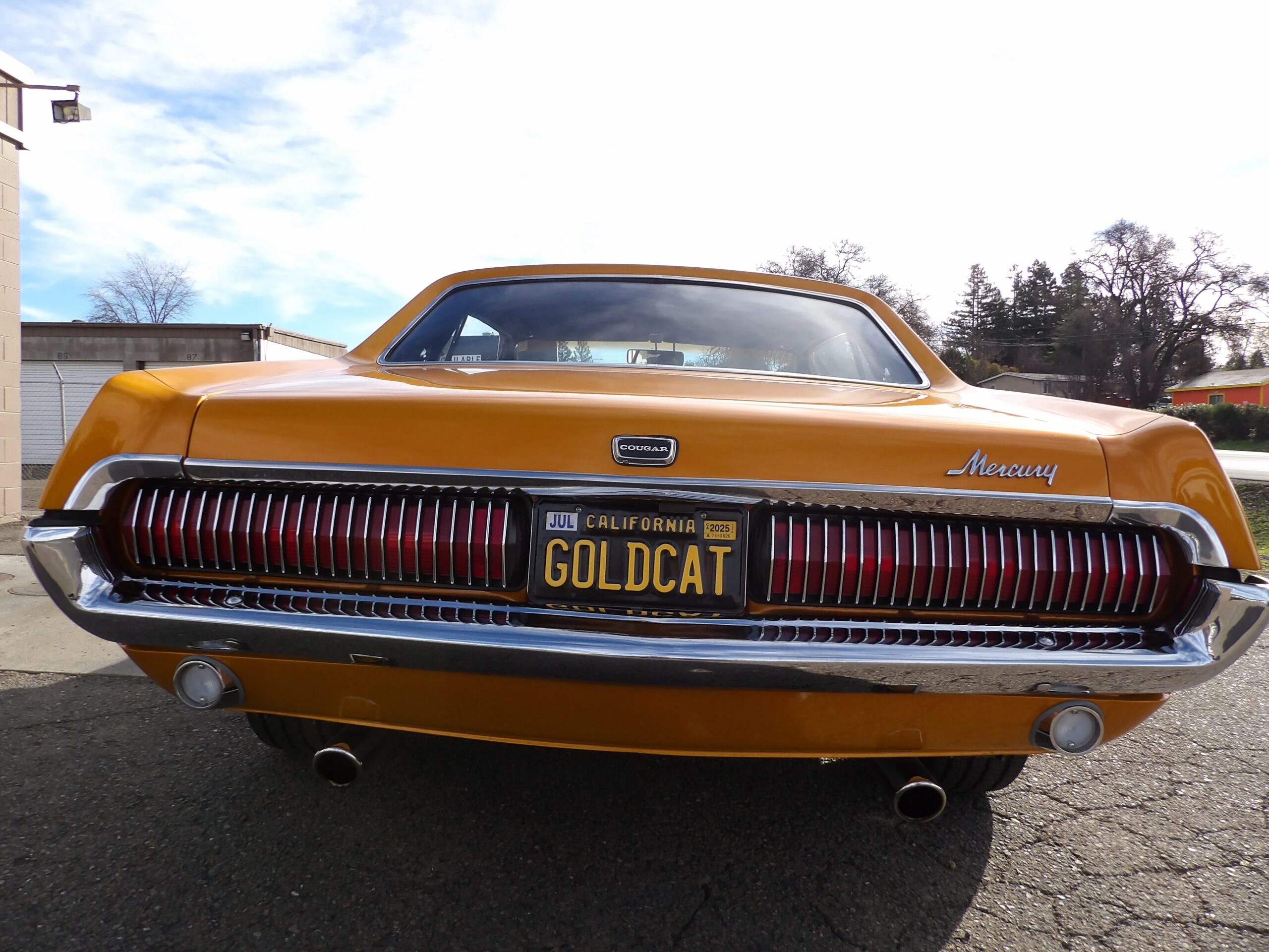 Mercury-Cougar-coupe-1967-Gold-Black-13