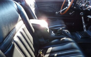 Mercury-Cougar-coupe-1967-Gold-Black-6