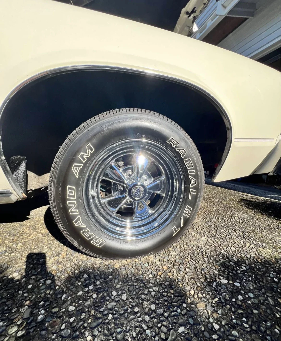 Mercury-Cougar-xr7-coupe-1973-White-Beige-7