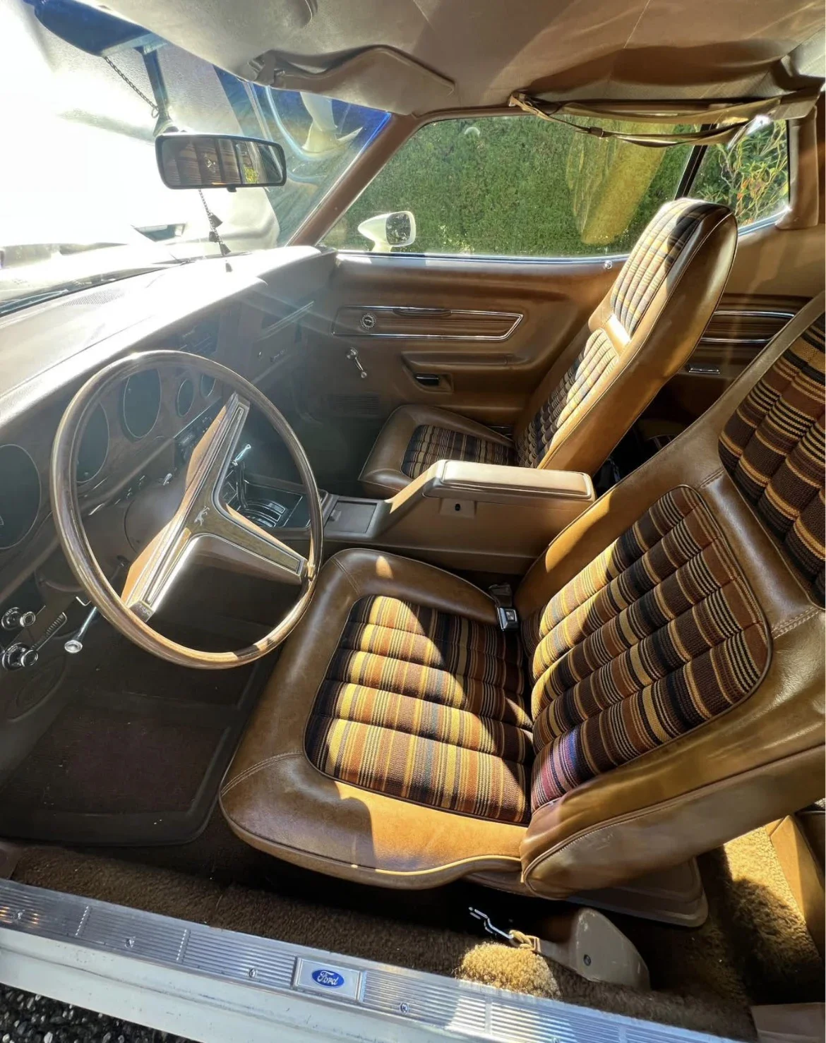 Mercury-Cougar-xr7-coupe-1973-White-Beige-8