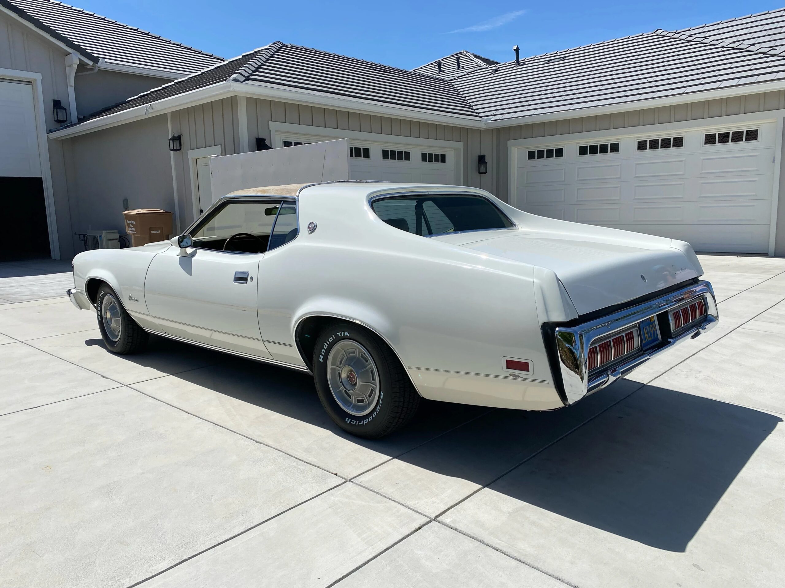 Mercury-Cougar-xr7-coupe-1973-White-Green-2