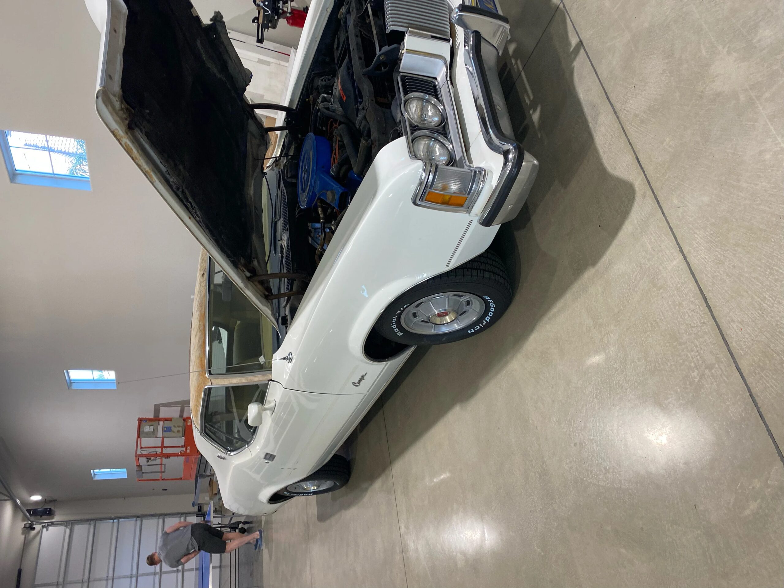 Mercury-Cougar-xr7-coupe-1973-White-Green-3