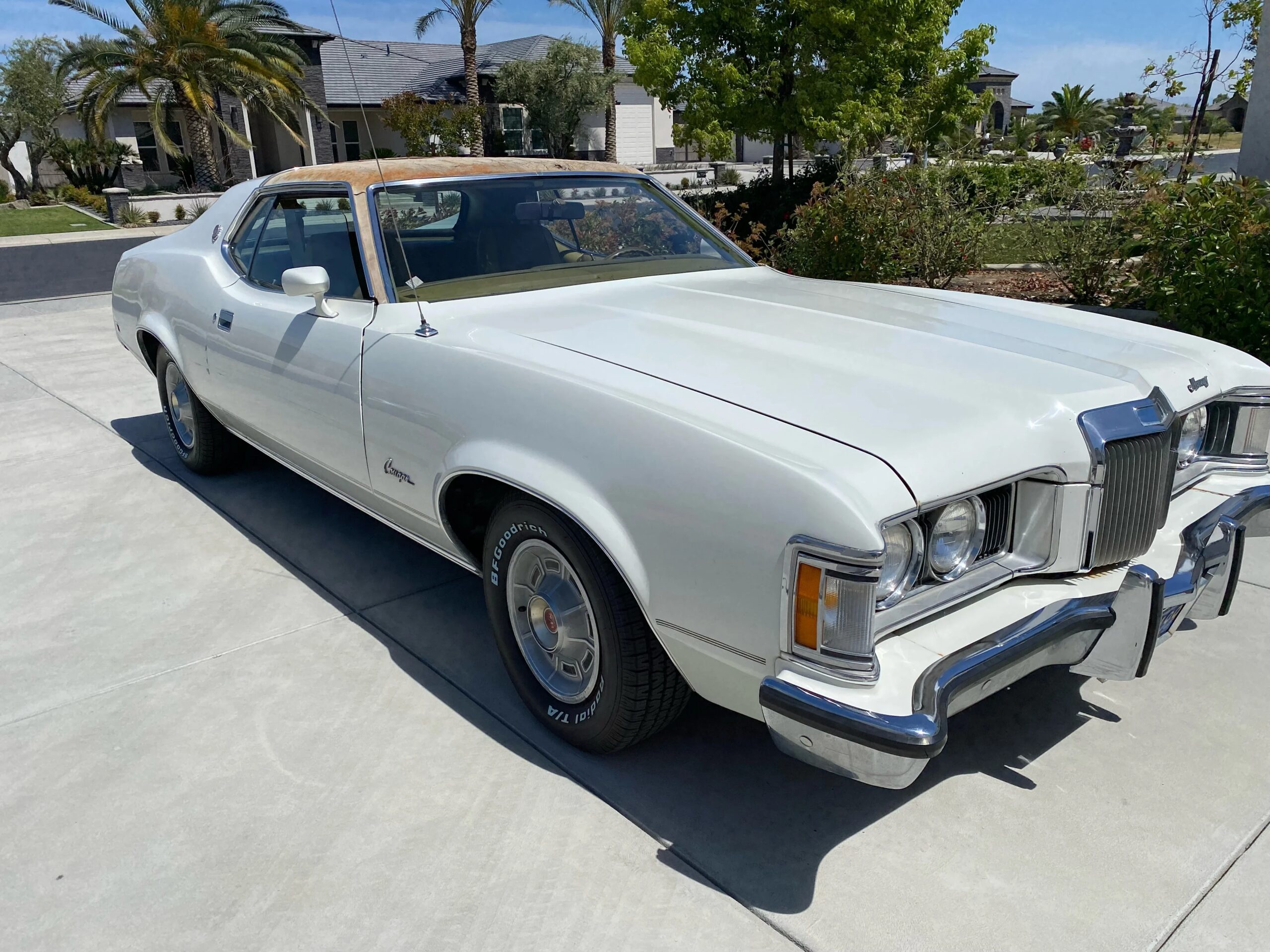 Mercury-Cougar-xr7-coupe-1973-White-Green