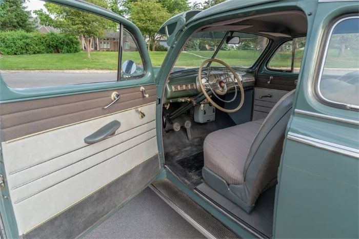Mercury-Coupe-1946-Green-Gray-10