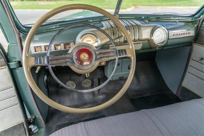 Mercury-Coupe-1946-Green-Gray-18
