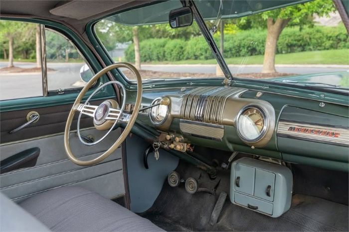Mercury-Coupe-1946-Green-Gray-8