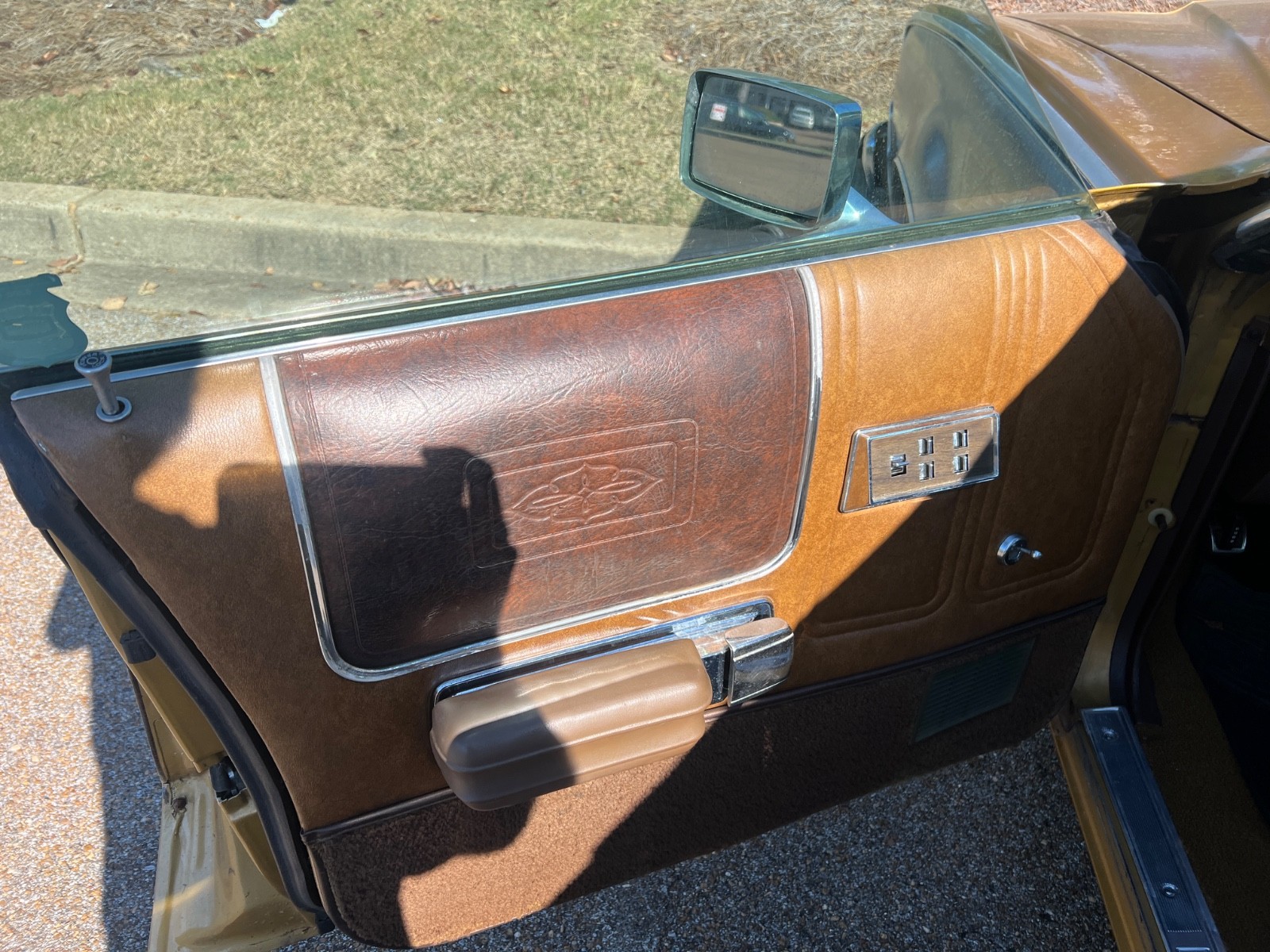 Mercury-Montego-1973-station-wagon-3