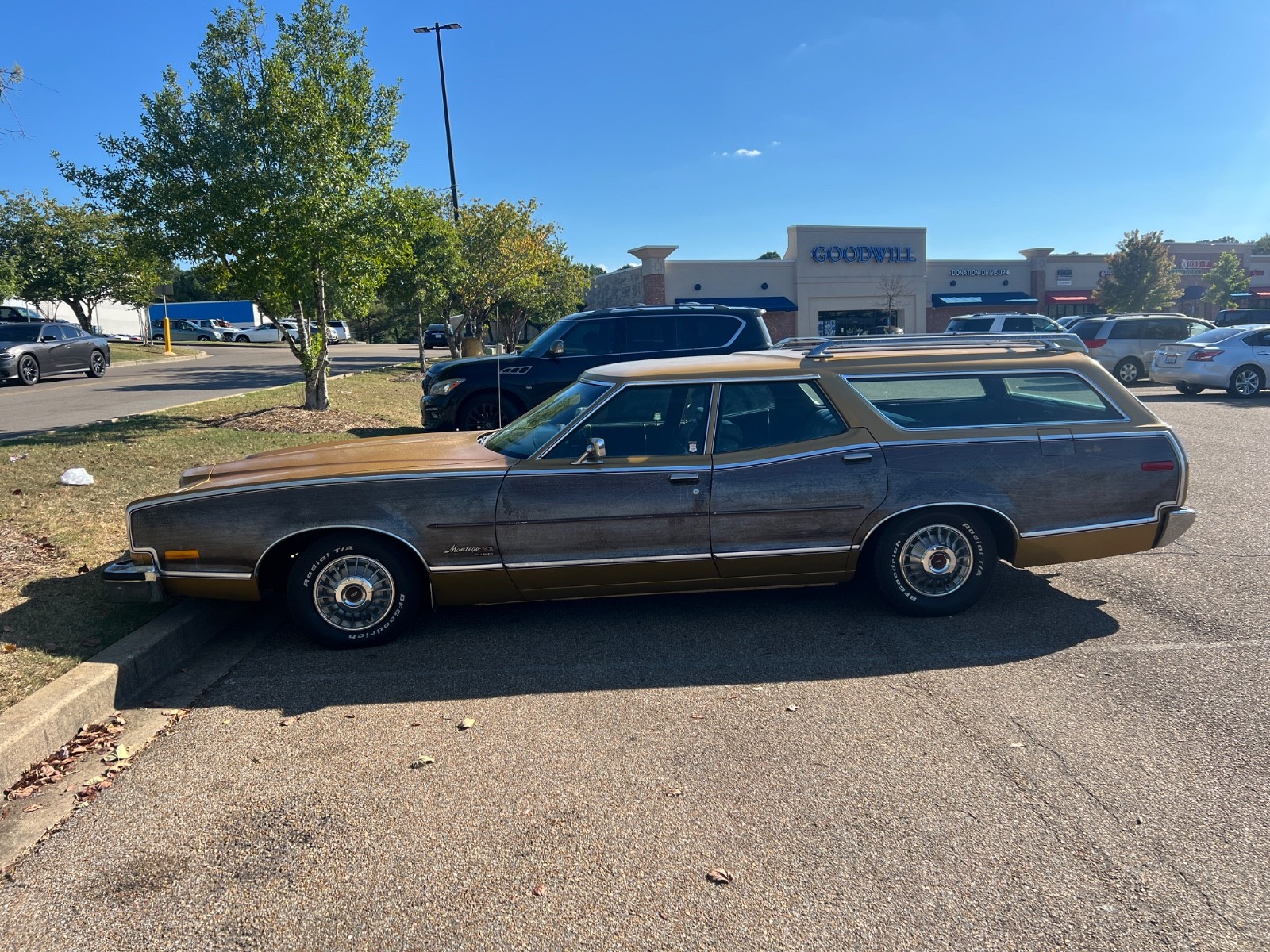 Mercury Montego 1973 station wagon