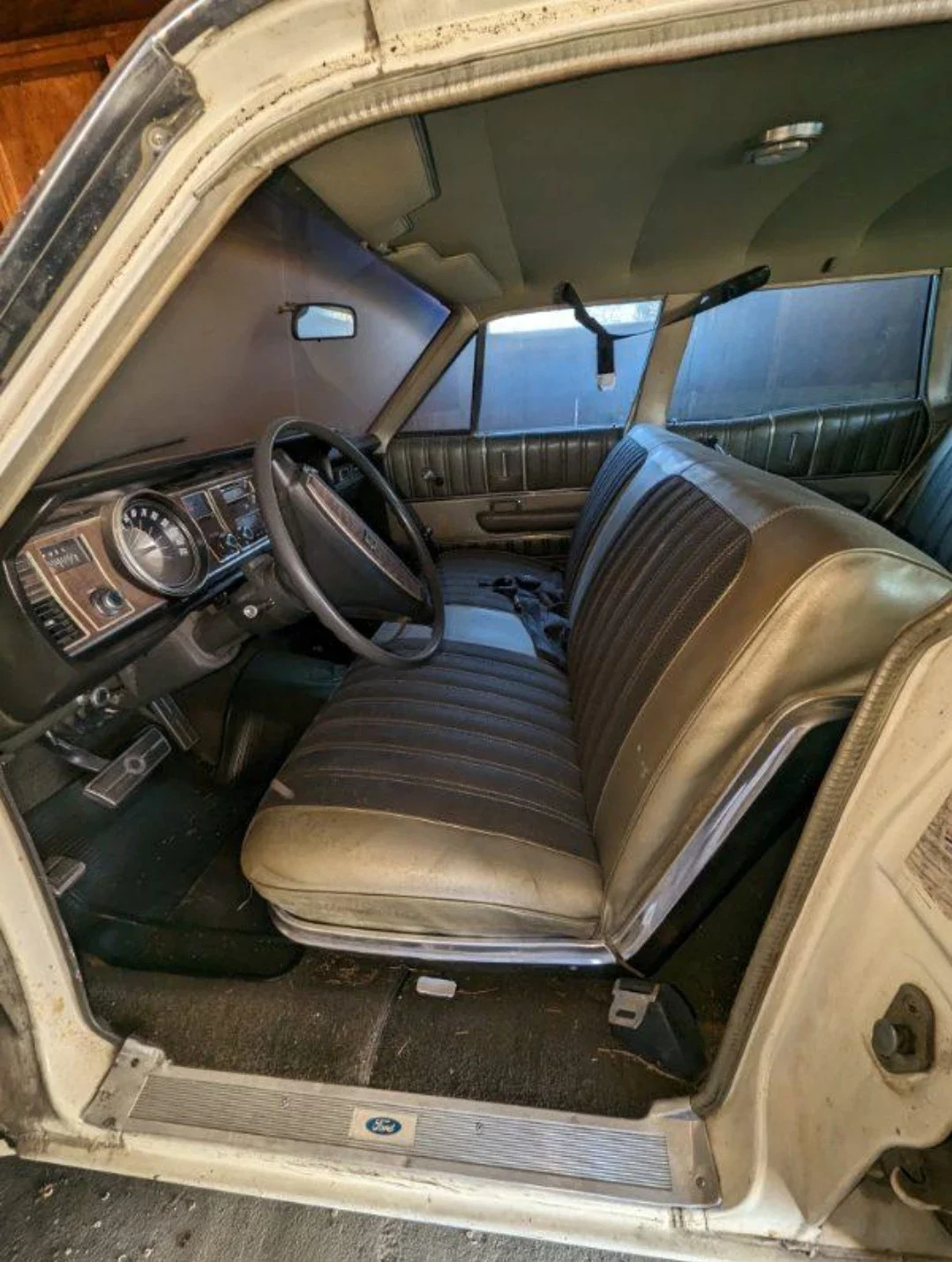 Mercury-Other-mercury-models-1968-Off-White-Black-11