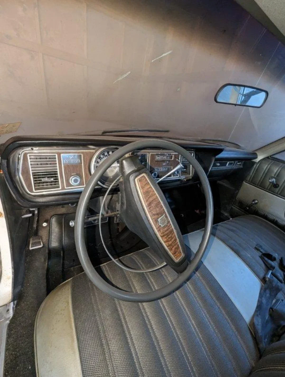 Mercury-Other-mercury-models-1968-Off-White-Black-12