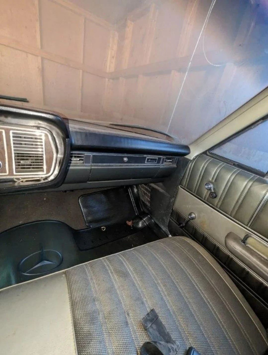 Mercury-Other-mercury-models-1968-Off-White-Black-13