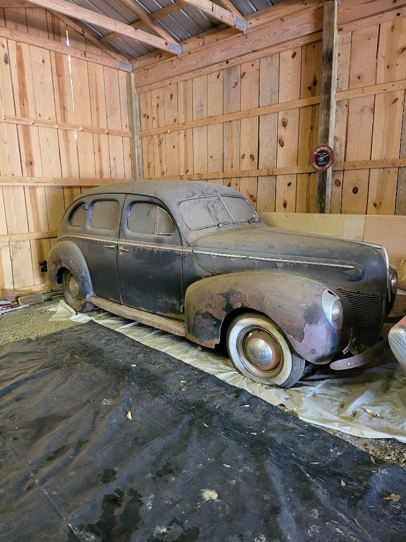 Mercury-Sedan-1940-Sedan-8