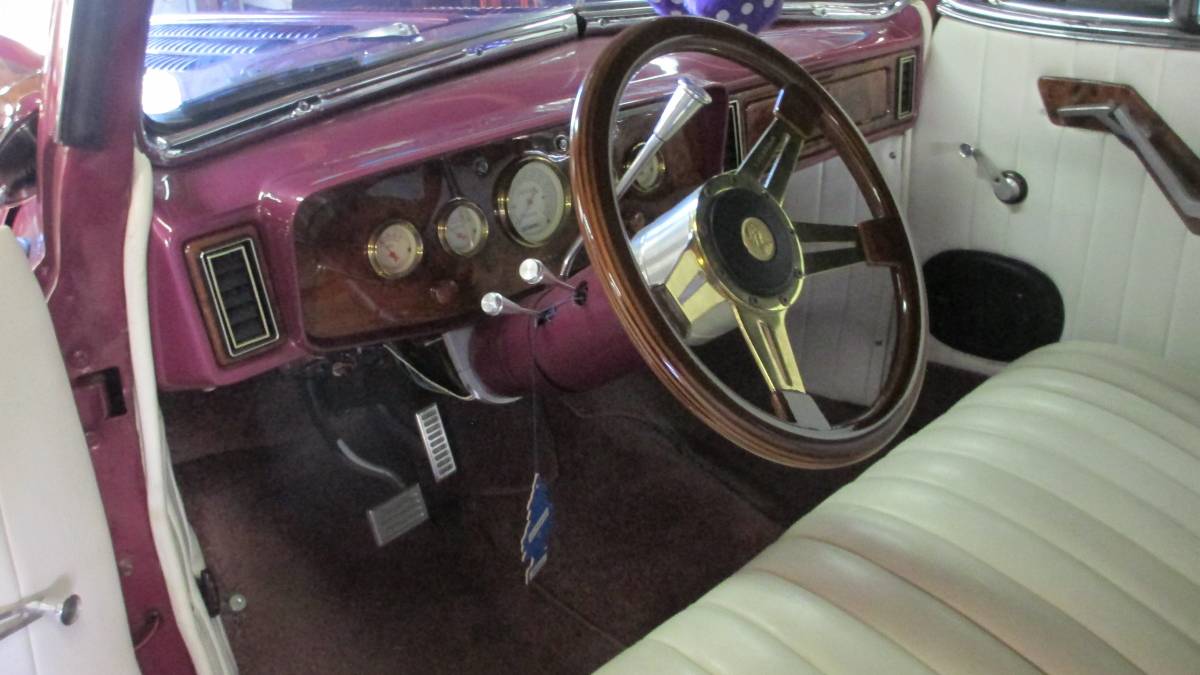 Mercury-convertible-1946-purple-14