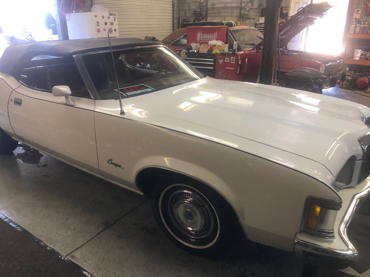 Mercury-cougar-convertible-1973-white-10