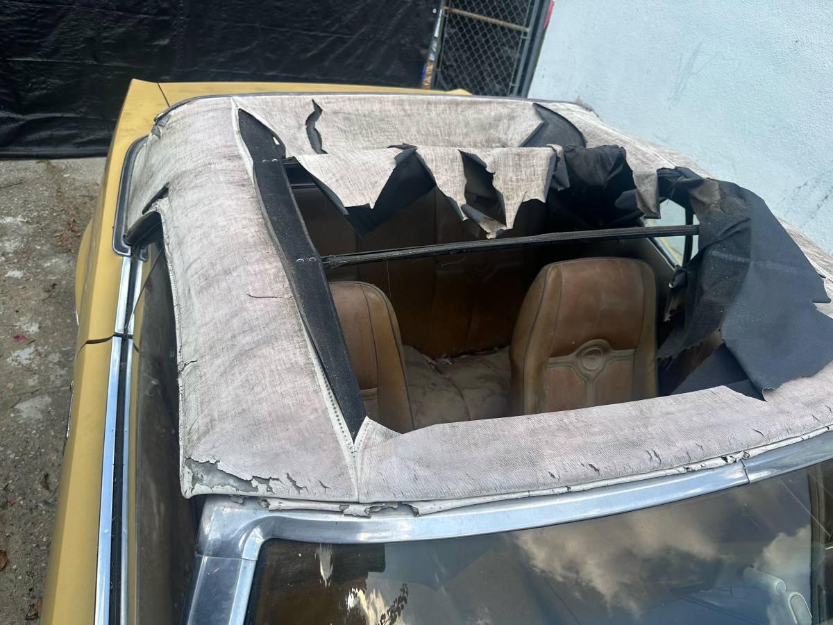 Mercury-cougar-xr-7-convertible-1973-yellow-17