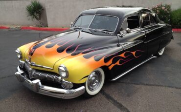 Mercury-deluxe-sedan-1950-black