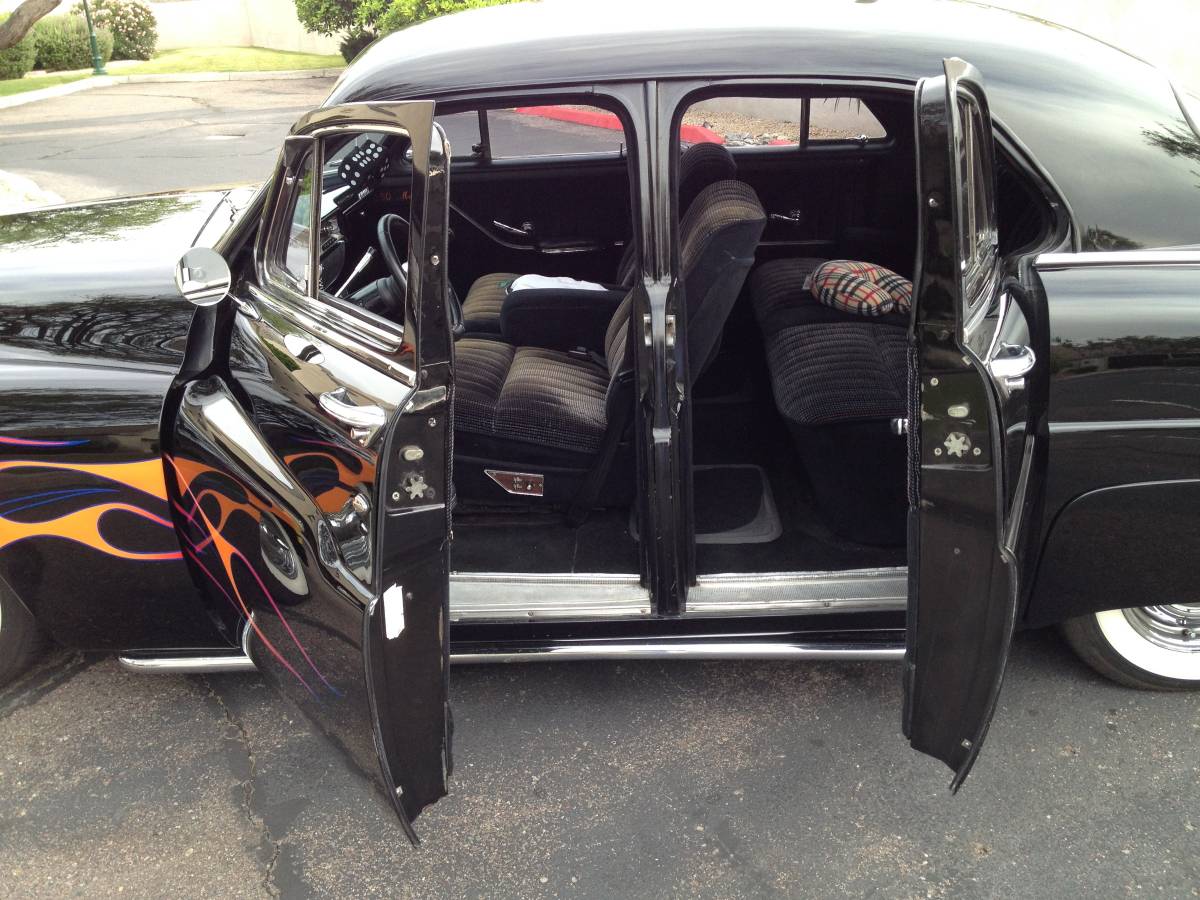 Mercury-deluxe-sedan-1950-black-4