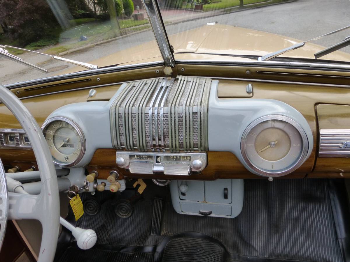 Mercury-eight-1947-brown-12