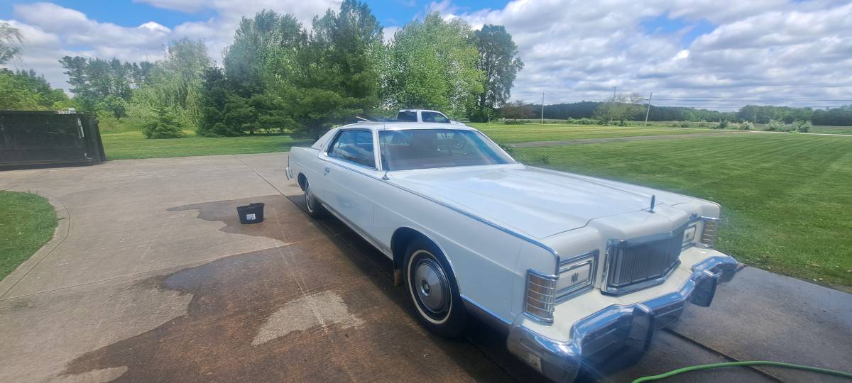 Mercury-grand-marquis-1977-white-4
