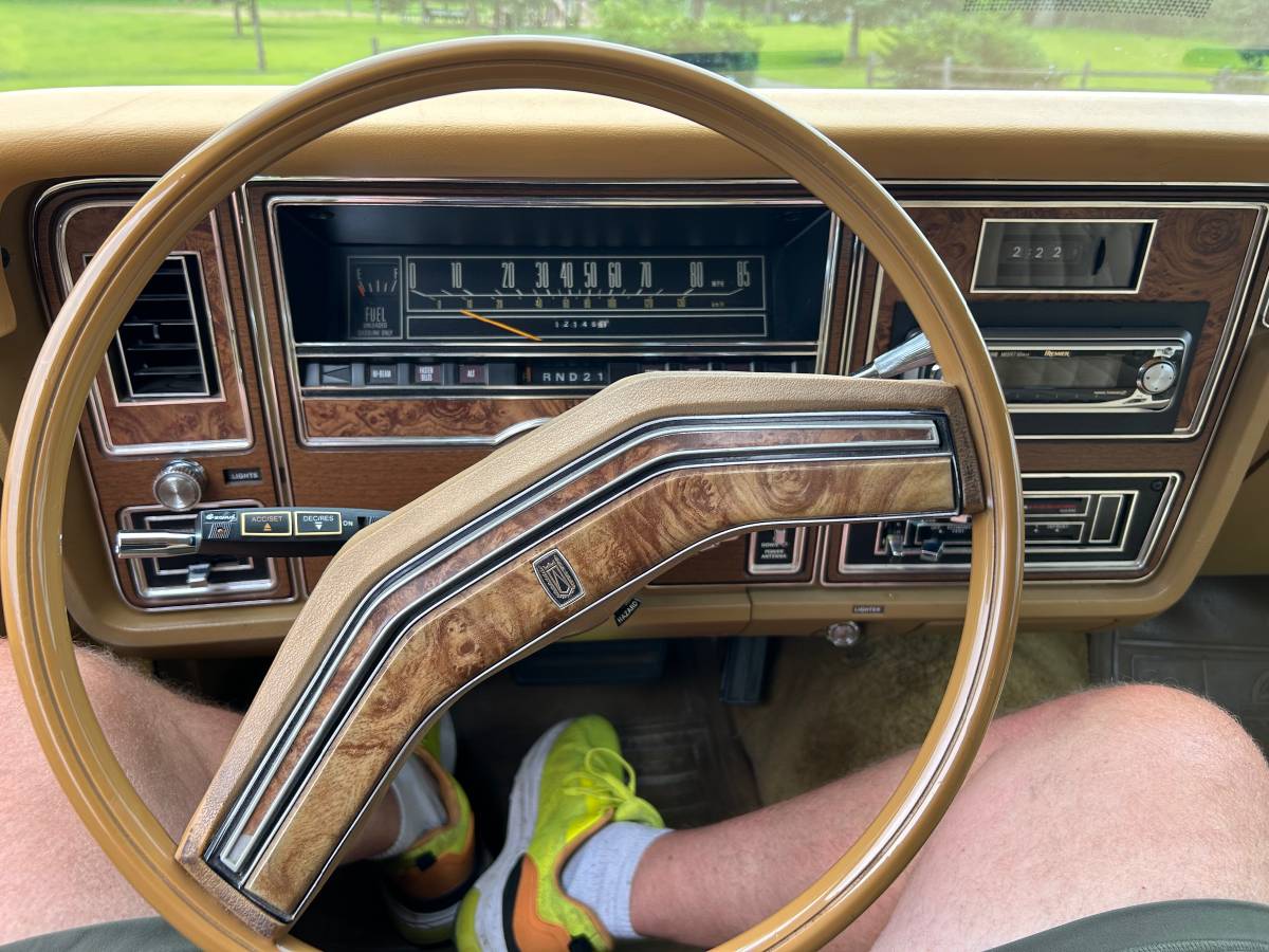 Mercury-grand-marquis-1978-custom-10