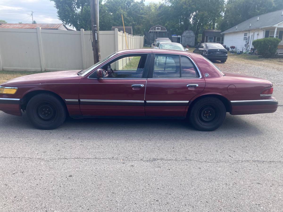Mercury-grand-marquis-1993-red-2