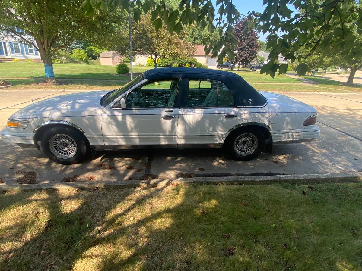 Mercury-grand-marquis-1995-white-1
