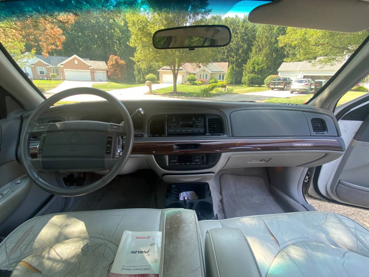 Mercury-grand-marquis-1995-white-6