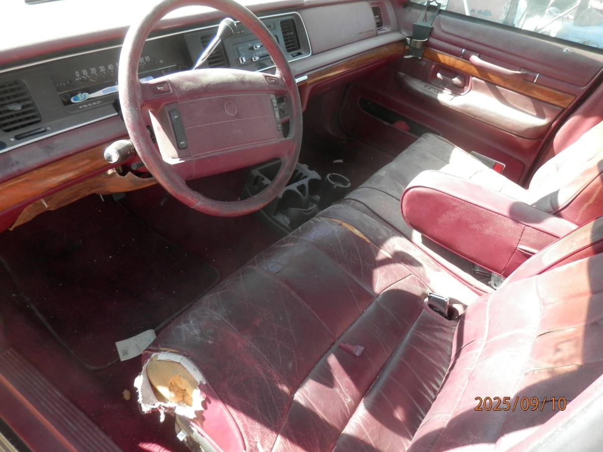 Mercury-grand-marquis-ls-sedan-4d-1992-4