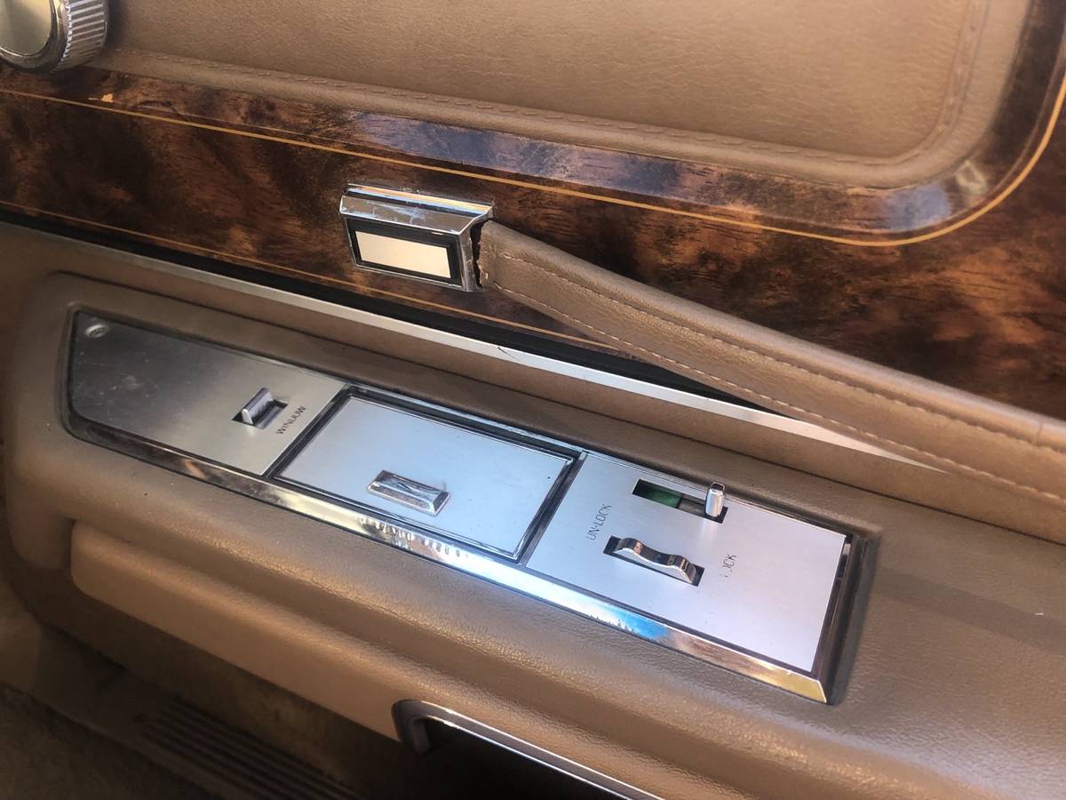 Mercury-marquis-brougham-1981-brown-11