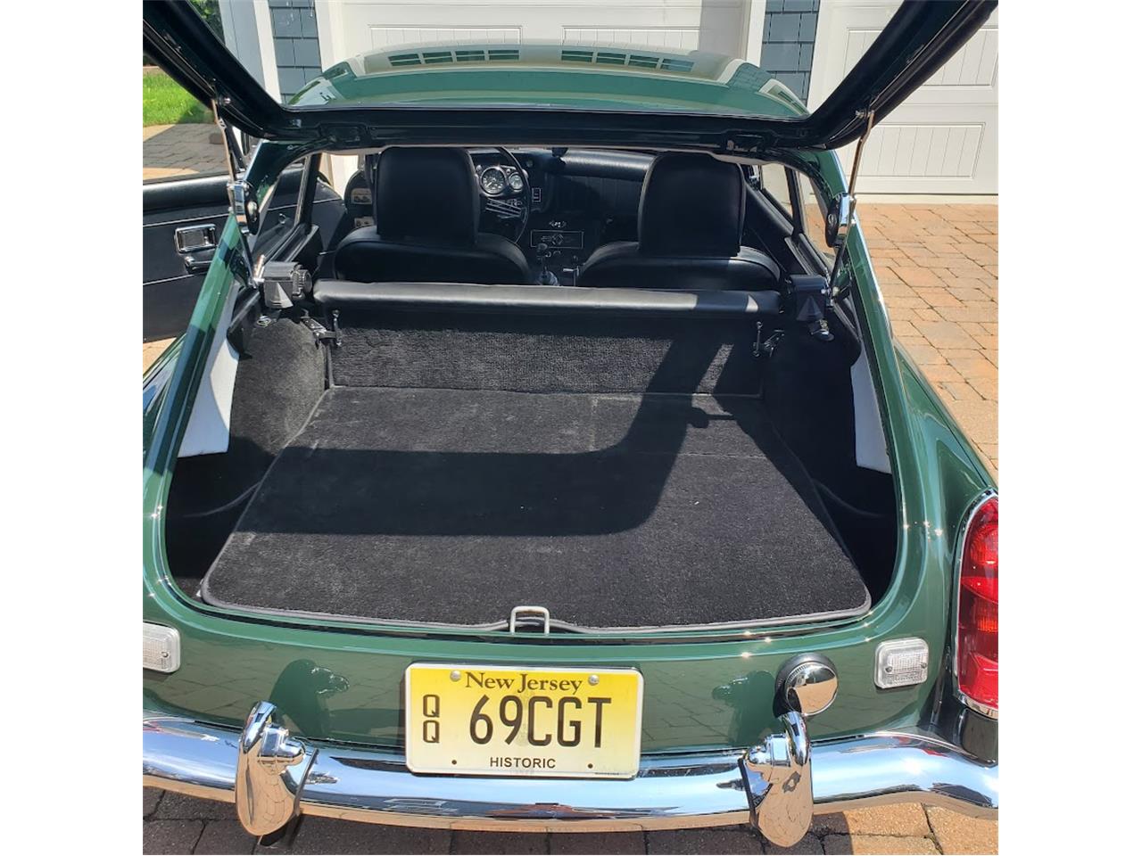 Mg-Cgt-1969-British-Racing-Green-Black-14
