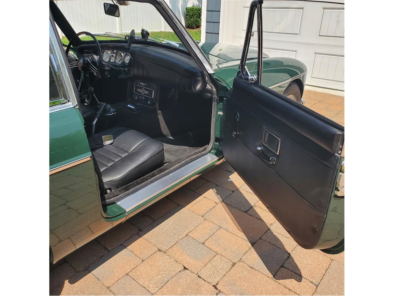 Mg-Cgt-1969-British-Racing-Green-Black-16