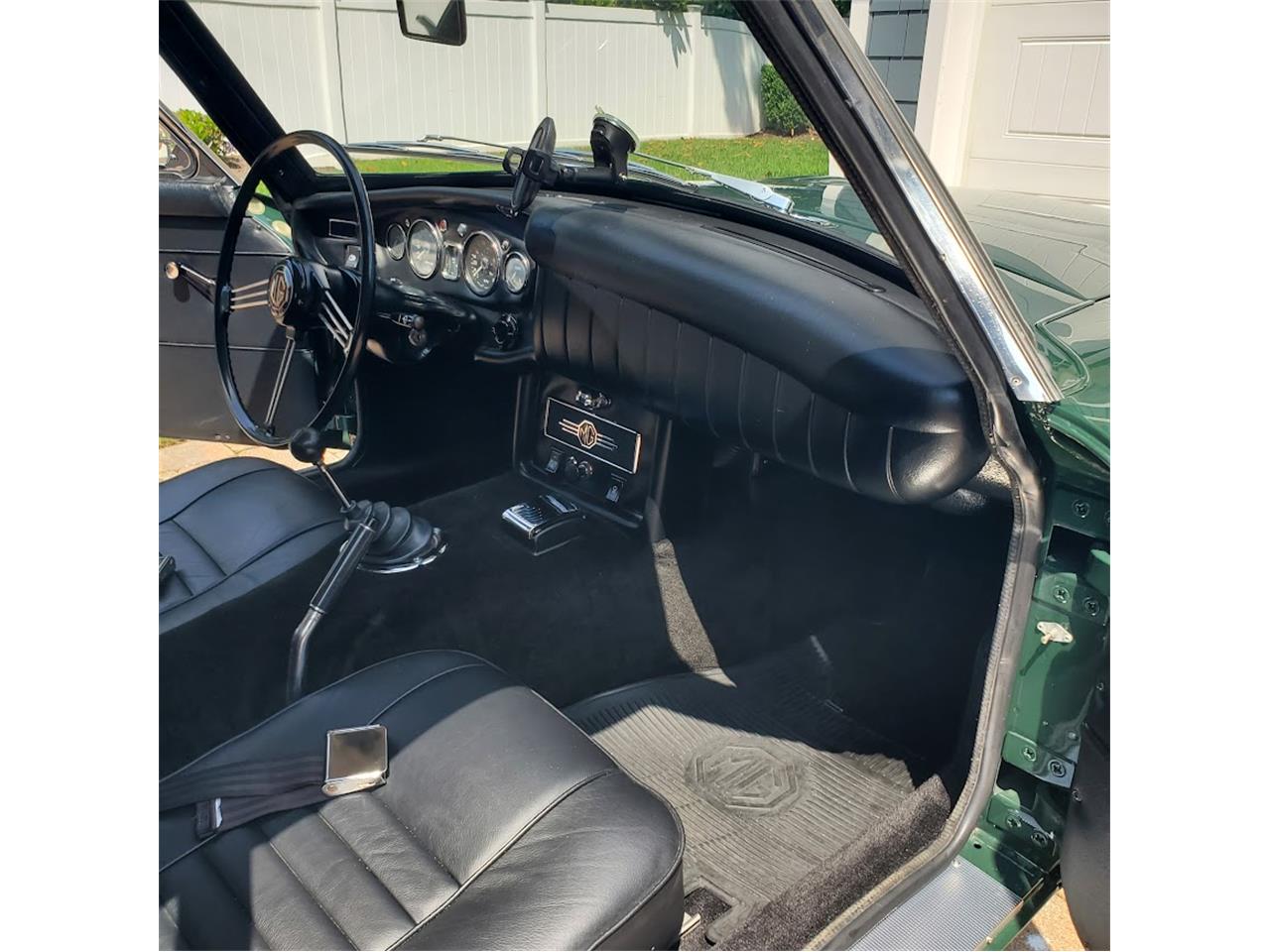 Mg-Cgt-1969-British-Racing-Green-Black-17
