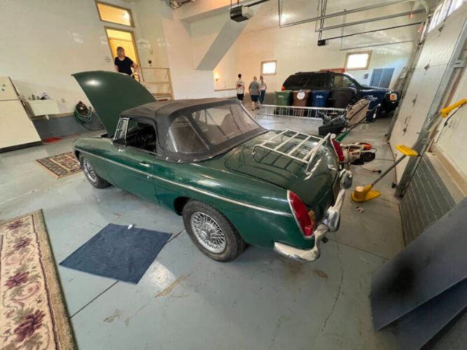 Mg-Mgb-1969-British-Racing-Green-Black-13