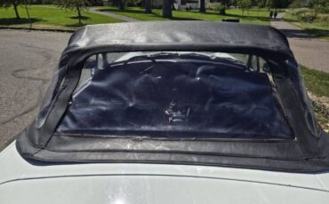 Mg-Mgb-1977-White-Black-1