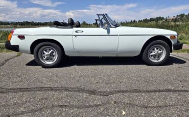 Mg-Mgb-1977-White-Black-13