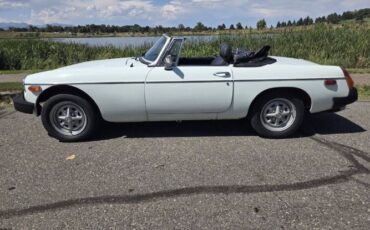 Mg-Mgb-1977-White-Black-18