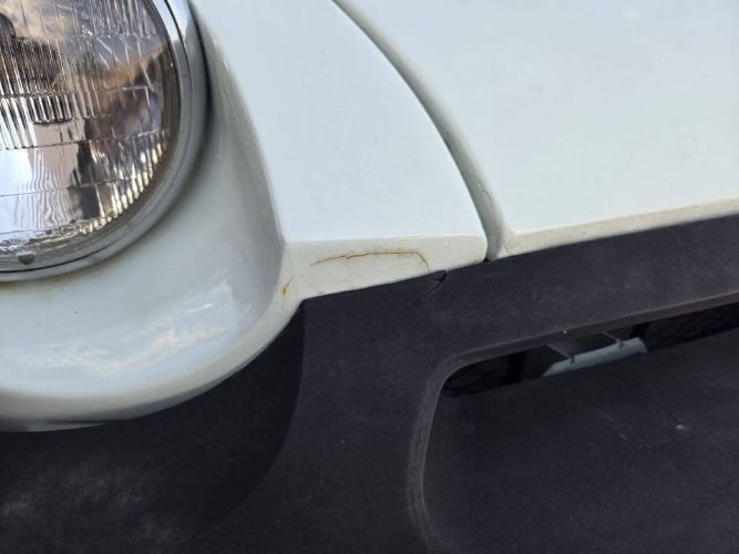 Mg-Mgb-1977-White-Black-4