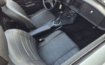 Mg-Mgb-1977-White-Black-8
