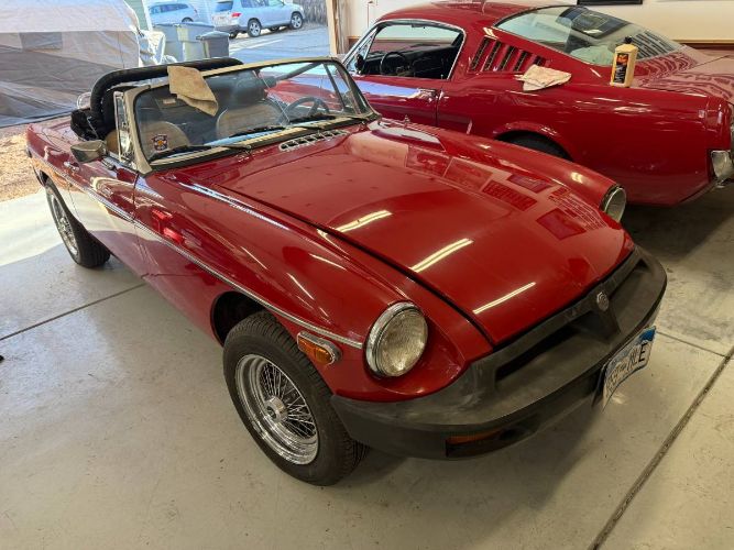 Mg-Mgb-1979-Red-11