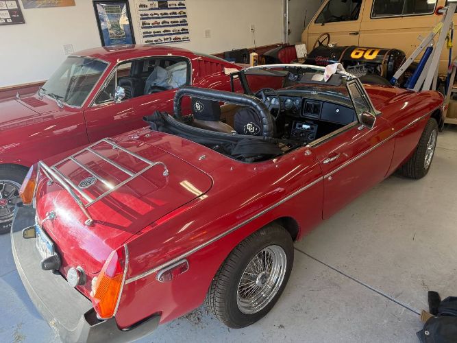 Mg-Mgb-1979-Red-14