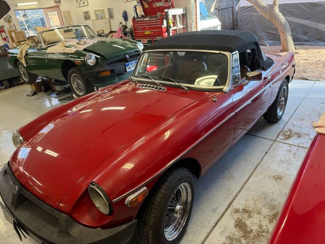 Mg-Mgb-1979-Red-4
