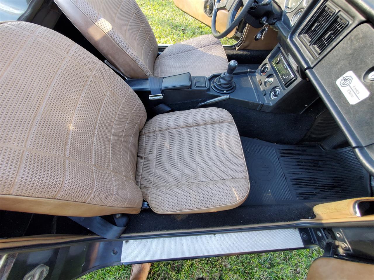 Mg-Mgb-1980-Black-Tan-10
