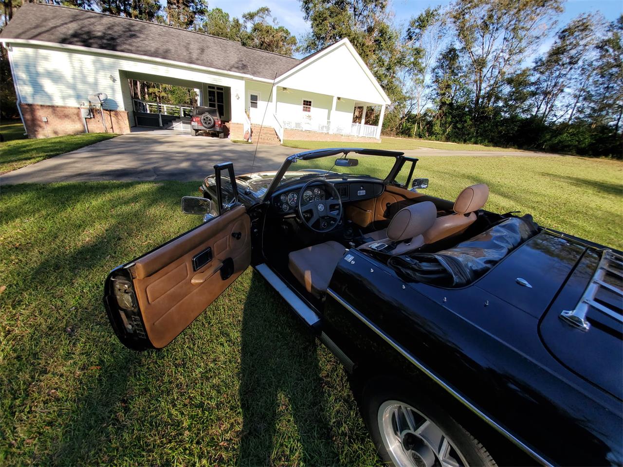 Mg-Mgb-1980-Black-Tan-4