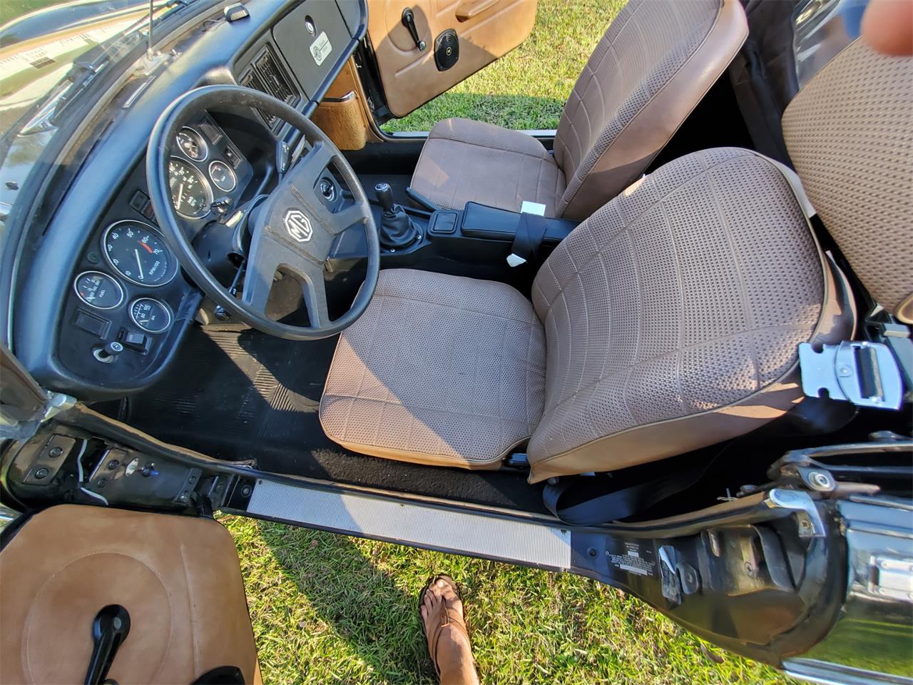 Mg-Mgb-1980-Black-Tan-7